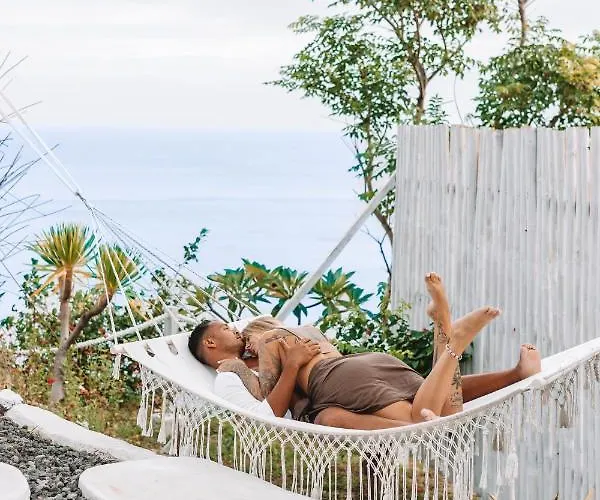 Tropical Glamping Nusa Penida - Private Romantic Seaside Diamond Villa Polilit