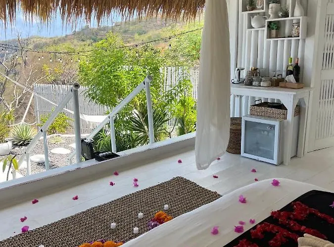 Tropical Glamping Nusa Penida - Private Romantic Seaside Diamond Villa *