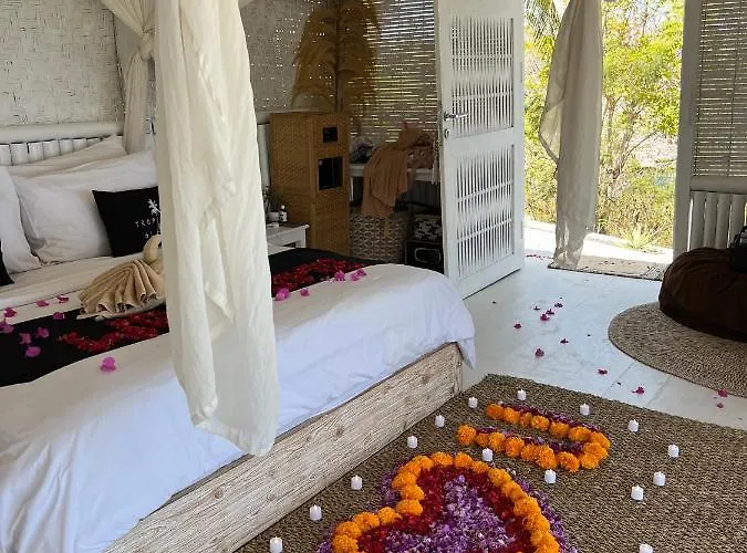 Tropical Glamping Nusa Penida - Private Romantic Seaside Diamond * Polilit