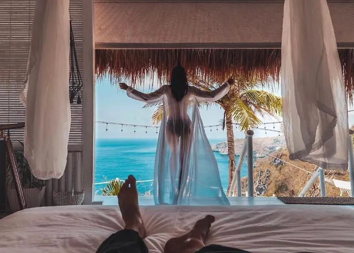 Tropical Glamping Nusa Penida - Private Romantic Seaside Diamond